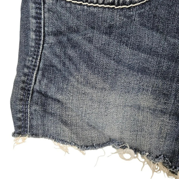 Silver Jeans Toni 3 ½ Blue Distressed Cutoff Shorts‎ Size W28 Stretch Pockets - Picture 4 of 13